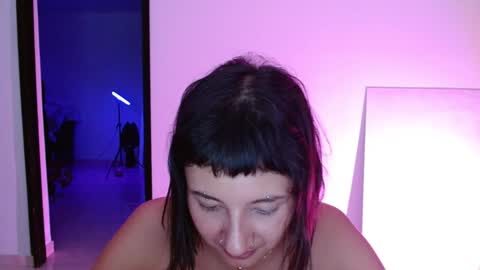 Snapshot of vandalovee chatting on January 14, 2025, 8:31 am Babi Alu online show from January 14, 2025, 8:31 am