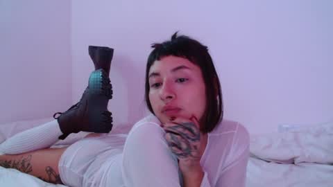 Snapshot of vandalovee chatting on January 14, 2025, 12:45 pm Babi Alu online show from January 14, 2025, 12:45 pm