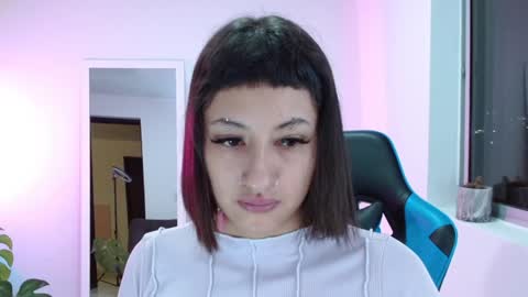 Snapshot of vandalovee chatting on January 24, 2025, 4:59 am Babi Alu online show from January 24, 2025, 4:59 am