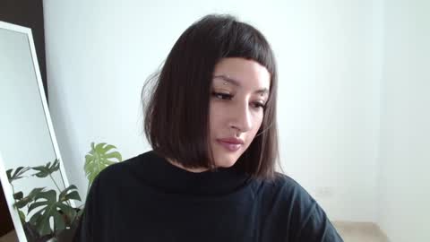 Snapshot of vandalovee chatting on January 24, 2025, 6:04 pm Babi Alu online show from January 24, 2025, 6:04 pm