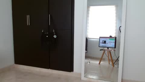 Snapshot of vandalovee chatting on February 19, 2025, 6:54 pm Babi Alu online show from February 19, 2025, 6:54 pm