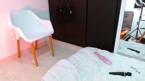 Snapshot of vandalovee chatting on February 21, 2025, 6:51 am Babi Alu online show from February 21, 2025, 6:51 am