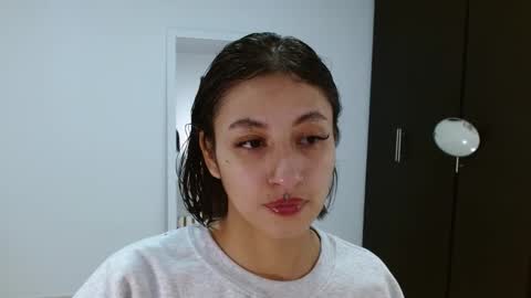 Snapshot of vandalovee chatting on February 28, 2025, 7:48 am Babi Alu online show from February 28, 2025, 7:48 am