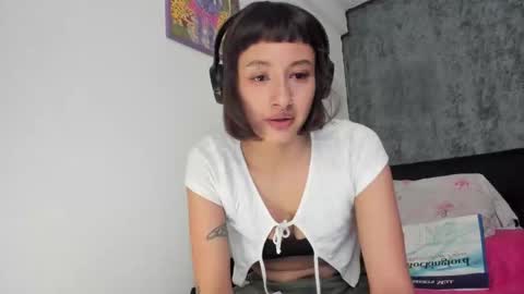 Snapshot of vandalovee chatting on March 4, 2025, 8:27 pm Babi Alu online show from March 4, 2025, 8:27 pm