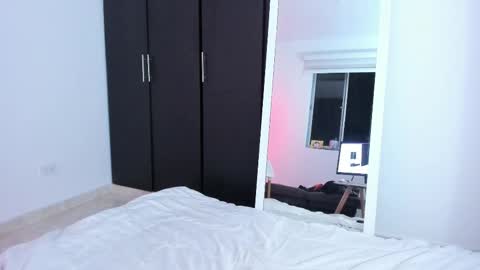 Snapshot of vandalovee chatting on March 11, 2025, 5:16 am Babi Alu online show from March 11, 2025, 5:16 am