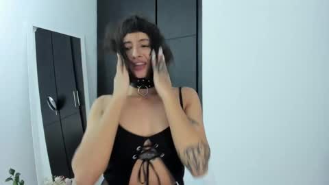 Snapshot of vandalovee chatting on March 12, 2025, 8:51 am Babi Alu online show from March 12, 2025, 8:51 am