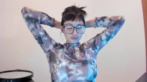 Snapshot of vandalovee chatting on October 16, 2025, 1:50 am Babi Alu online show from October 16, 2025, 1:50 am