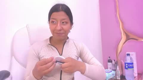 Snapshot of vanelin18 chatting on February 9, 2026, 8:02 pm Vane online show from February 9, 2026, 8:02 pm