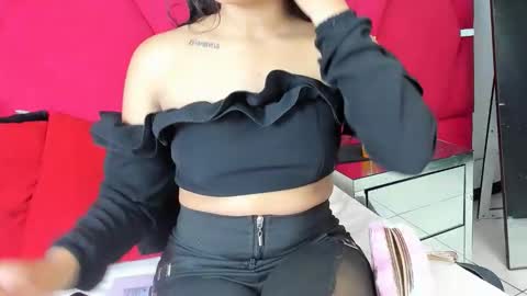 Snapshot of vanelin18 chatting on February 17, 2026, 8:37 pm Vane online show from February 17, 2026, 8:37 pm