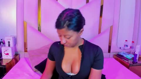 Snapshot of vanelin18 chatting on April 28, 2026, 7:19 pm Vane online show from April 28, 2026, 7:19 pm