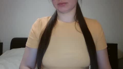 VanesaJewel online show from March 5, 2025, 5:50 pm