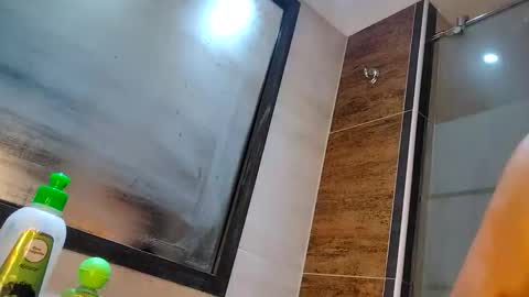 Snapshot of vanesam chatting on February 15, 2026, 7:54 pm vanessa and samantha online show from February 15, 2026, 7:54 pm