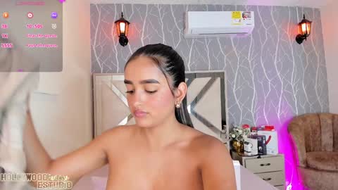 Snapshot of vanessa_guzman1 chatting on December 26, 2024, 3:42 pm online show from December 26, 2024, 3:42 pm