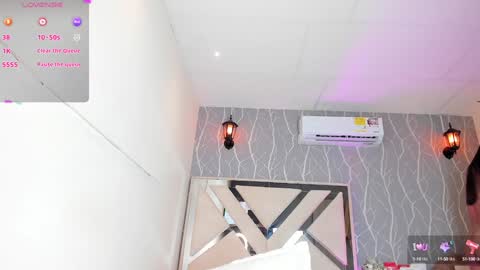 Snapshot of vanessa_guzman1 chatting on January 24, 2025, 3:34 pm online show from January 24, 2025, 3:34 pm