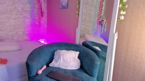 Vanessa online show from May 27, 2026, 8:06 pm