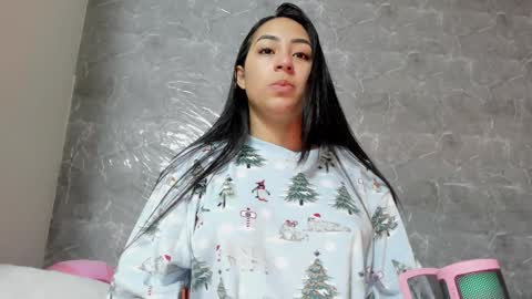 vanessaadol online show from February 1, 2025, 10:05 am