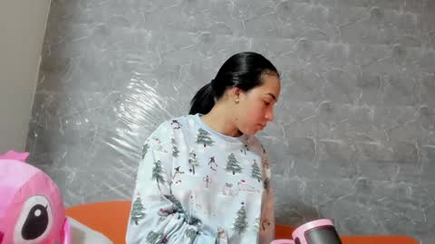 vanessaadol online show from February 7, 2025, 9:37 am