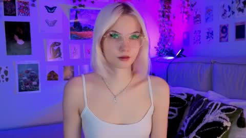 Snapshot of vanessaaustin chatting on May 2, 2026, 2:44 pm Vanessa online show from May 2, 2026, 2:44 pm