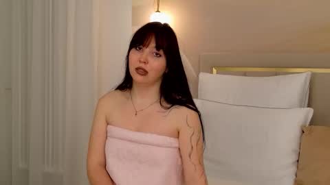 Vanessa online show from October 21, 2025, 3:46 pm