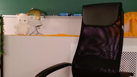 Vanessa online show from October 28, 2025, 3:25 pm