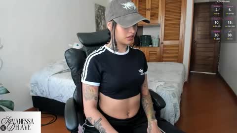 Vanessa online show from December 16, 2025, 3:17 pm