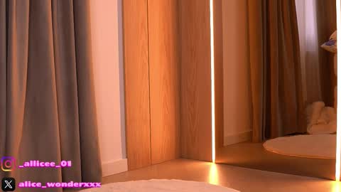 Vanessa Simon online show from March 29, 2026, 6:13 am