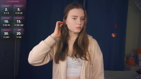 Luna online show from November 8, 2025, 6:18 pm