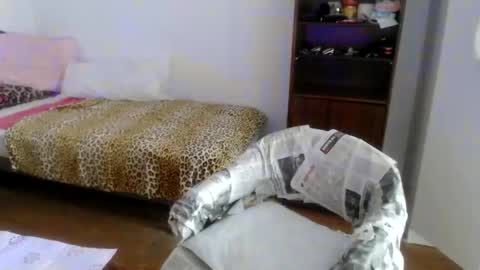 Catalina INSTA FOLLOW  online show from March 19, 2026, 10:41 am