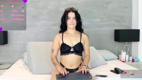 Snapshot of vanika_ray chatting on June 4, 2026, 11:38 am vanika_ray online show from June 4, 2026, 11:38 am