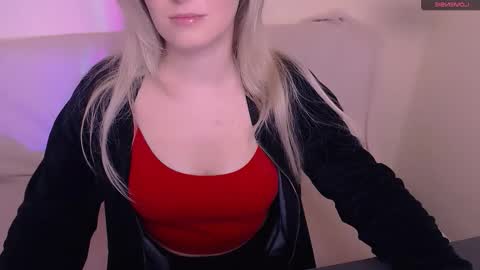 Mia online show from November 27, 2025, 8:27 am