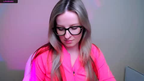 Mia online show from February 10, 2026, 8:18 am