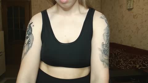 VanillaMuffin online show from February 24, 2025, 10:26 am