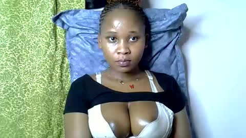 vanillavenus online show from November 1, 2025, 3:36 pm