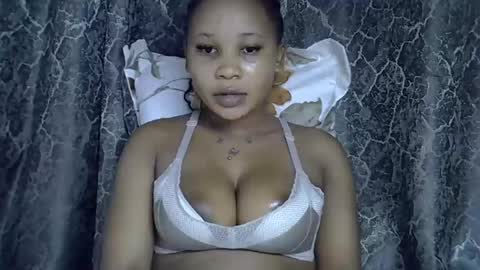 Snapshot of vanillavenus chatting on January 19, 2026, 12:20 pm vanillavenus online show from January 19, 2026, 12:20 pm