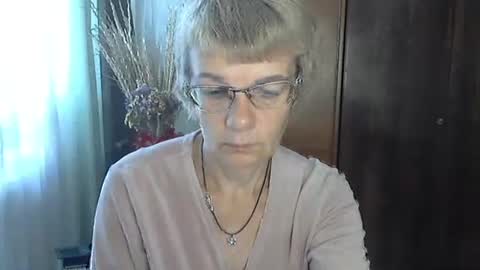 Vanillaxcreamy online show from October 15, 2025, 8:14 am