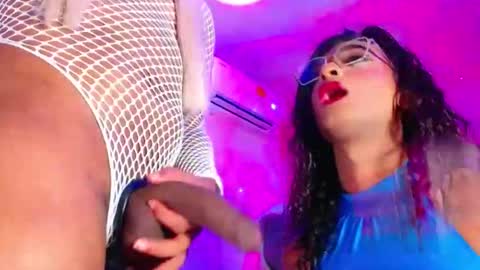 vannesa01 online show from October 15, 2025, 7:47 pm