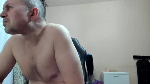 vano_822 online show from April 13, 2026, 4:34 pm