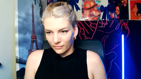 Vanessa online show from May 26, 2026, 4:47 pm