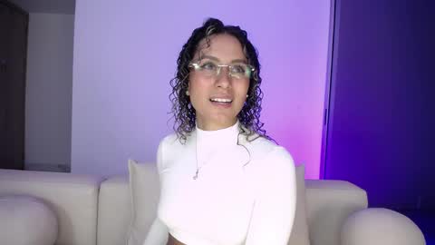 varenka_ivanova22 online show from April 1, 2026, 3:40 am