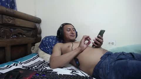 Snapshot of varmico chatting on December 18, 2025, 2:50 am Harold online show from December 18, 2025, 2:50 am