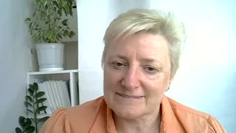 vea_motty online show from June 12, 2026, 12:15 pm