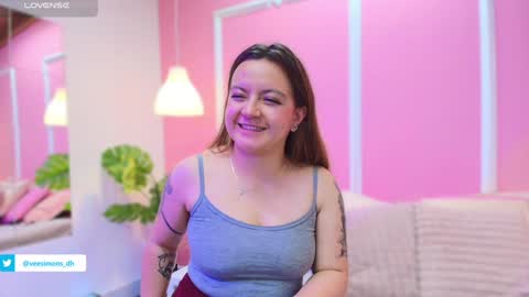 Vee Simons online show from January 9, 2025, 8:03 am