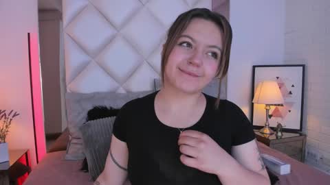 Vee Simons online show from January 14, 2025, 8:59 pm