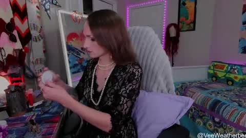 Violet Weatherbee online show from May 16, 2026, 12:40 am
