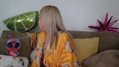 Vegas Dani online show from October 6, 2025, 7:28 am