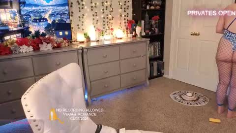 vegas_romance online show from February 7, 2026, 3:32 am