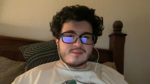 veinti_1 online show from April 12, 2026, 4:28 am