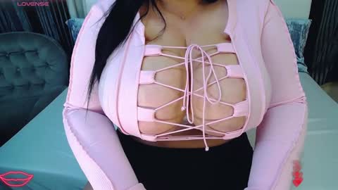 VeleryWOW online show from December 10, 2024, 5:22 pm