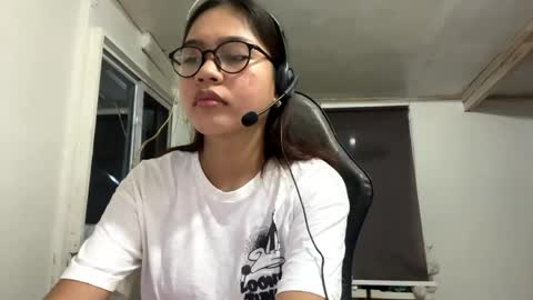 Snapshot of veliabiez chatting on June 5, 2026, 2:34 pm Sophie online show from June 5, 2026, 2:34 pm