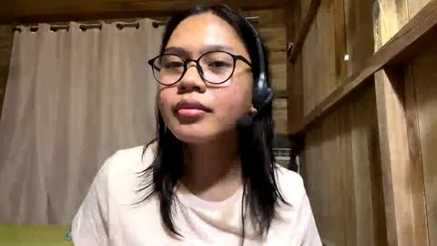Snapshot of veliabiez chatting on June 8, 2026, 1:33 pm Sophie online show from June 8, 2026, 1:33 pm